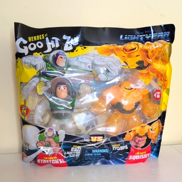 Disney Light-year Heroes Of Goo Jit Zu Buzz Light-year VS Zyclops, NEW - Picture 1 of 7